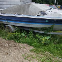 Bayliner Boat With Nice Galvanized Trailer 