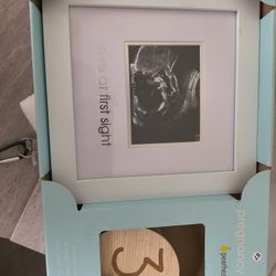 Baby Photo & Sign Of Birth