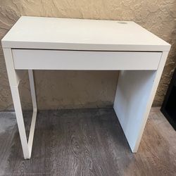 White Desk - Local Delivery For A Fee - See My Items 