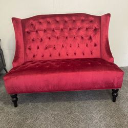 Red velvet tufted sette