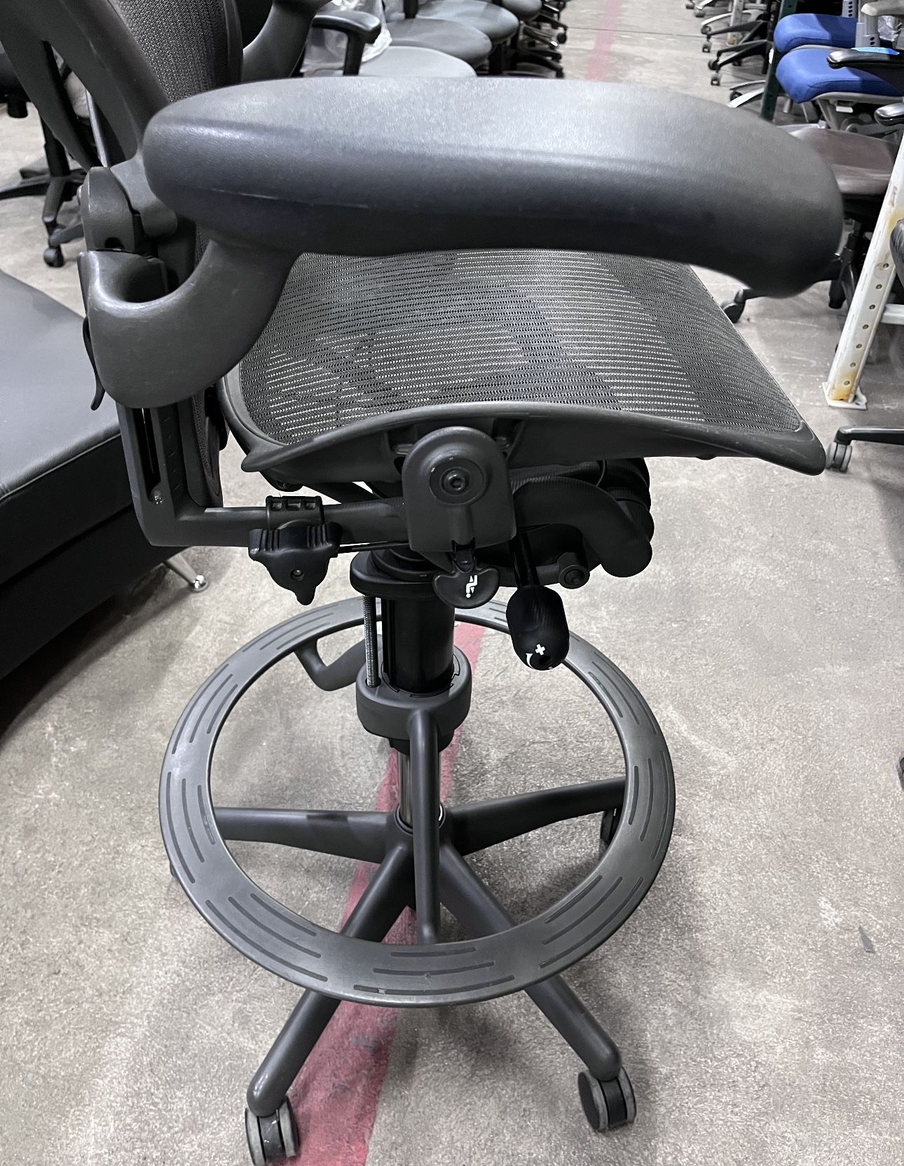 Herman Miller Aeron Drafting Stools Classic Ergonomic Desk