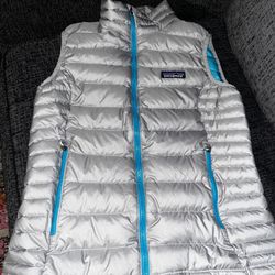 Patagonia Small Woman’s Down Puffer Vest 