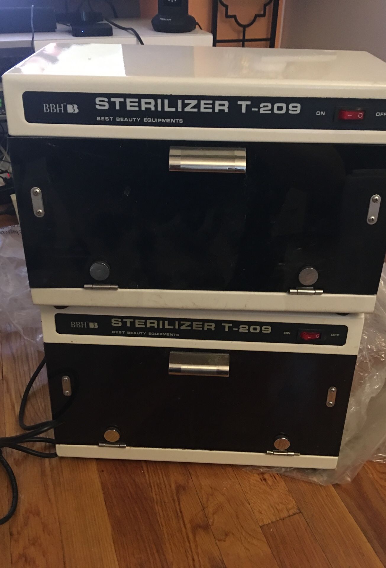 2 BBH SteriLizer T 209 ( like new ) $85 take both