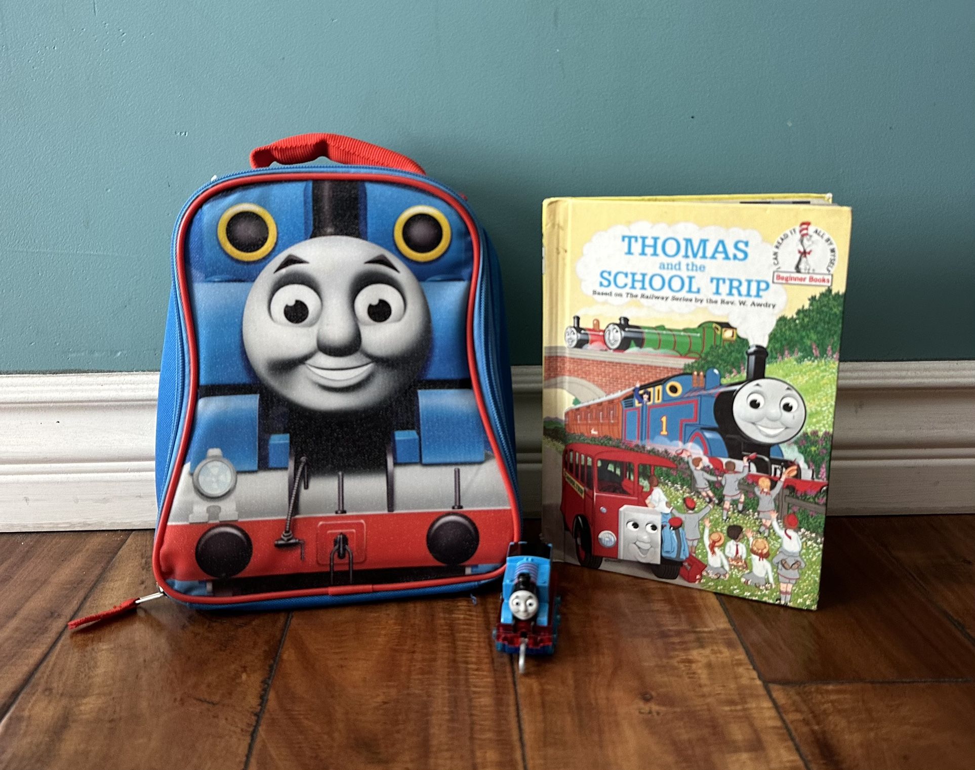 🚂 Thomas & Friends Bundle – 2018 Push-Along Train, Lunch Bag & Book!