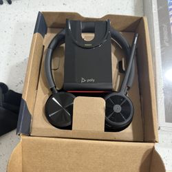 Poly Voyager 4320 Headset 