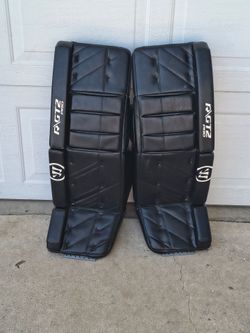 Goalie pads