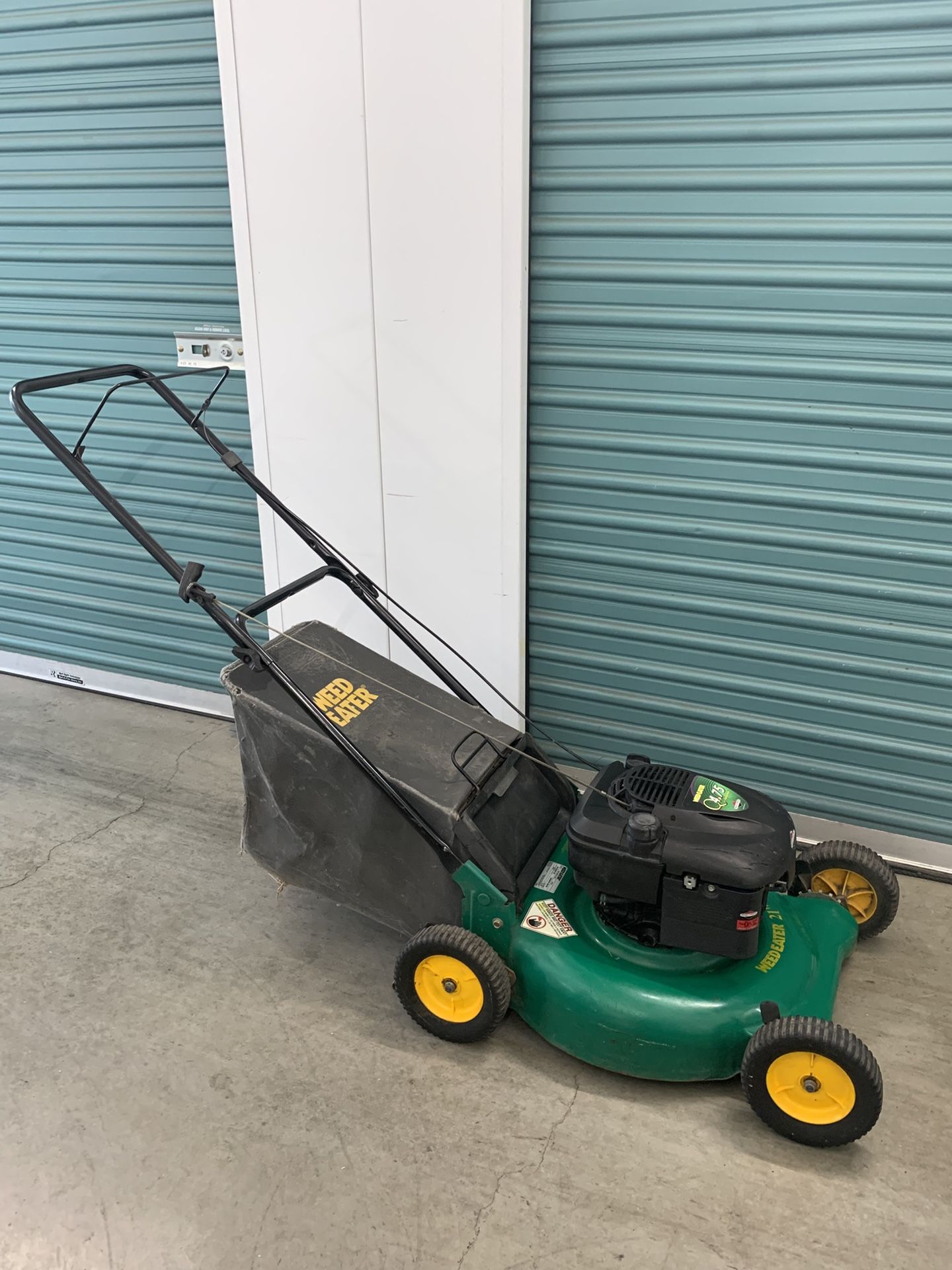 Lawn Mower Briggs & Stratton Engine