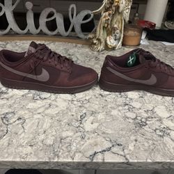 Nike dunk low burgundy crush