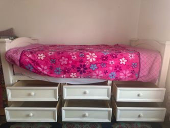Tween bed