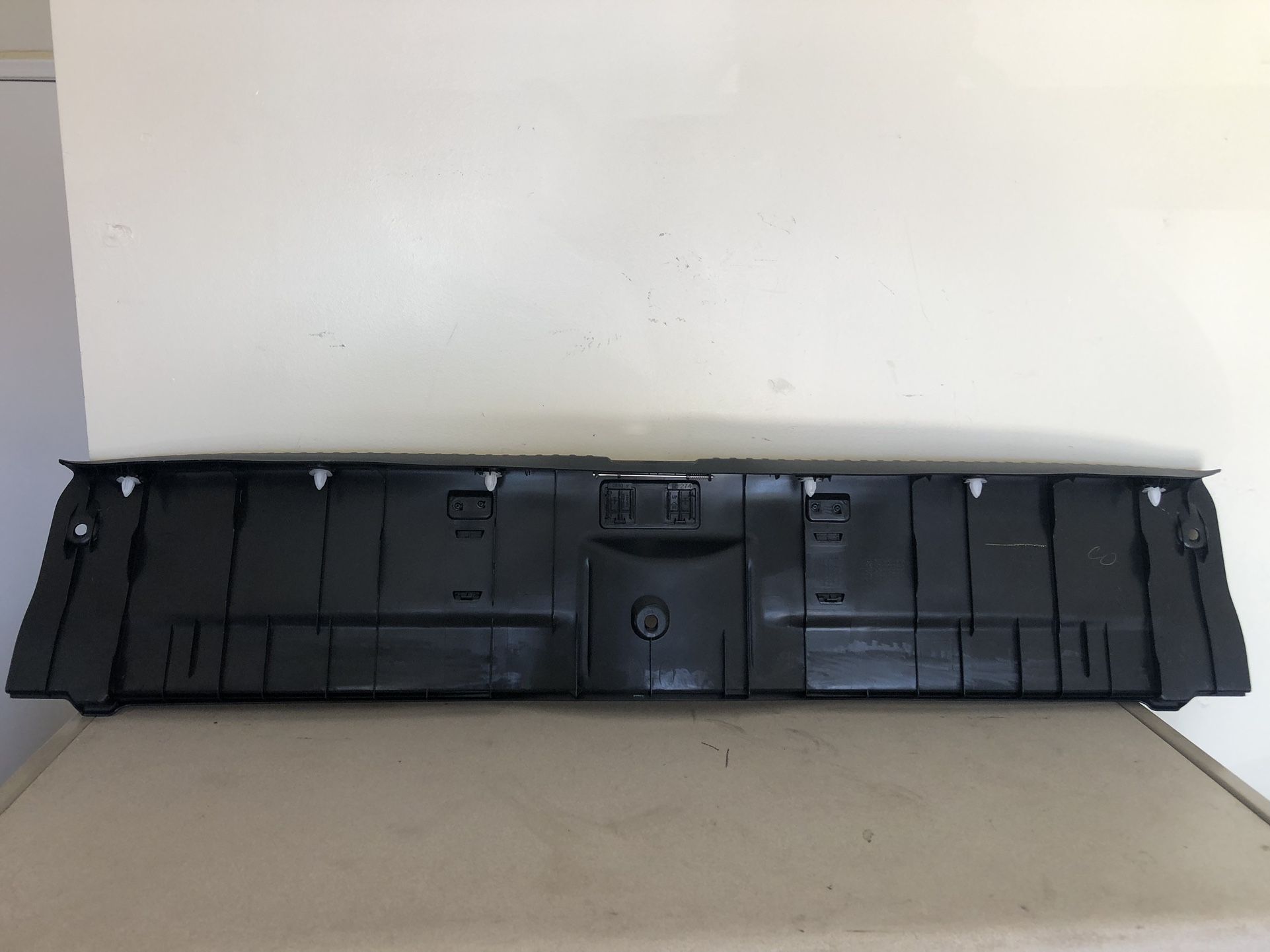 2001 - 2005 Lexus Is300 Trunk Compartment Latch Cover Panel Trim