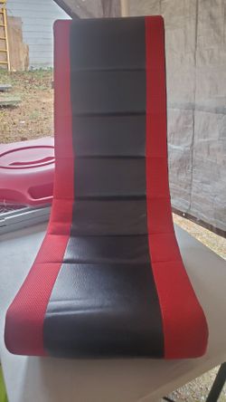 Floor chair for gaming