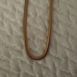 Beautiful Vintage Trifari Yellow Gold Chain! 😍