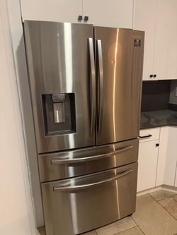 Samsung 28 cu. ft. 4-Door French Door Refrigerator