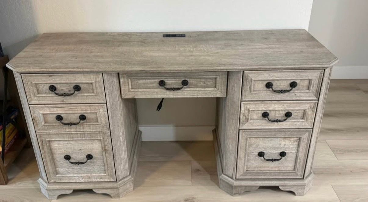 Office computer desk
