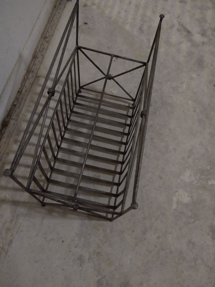 Like New Metal Basket $15