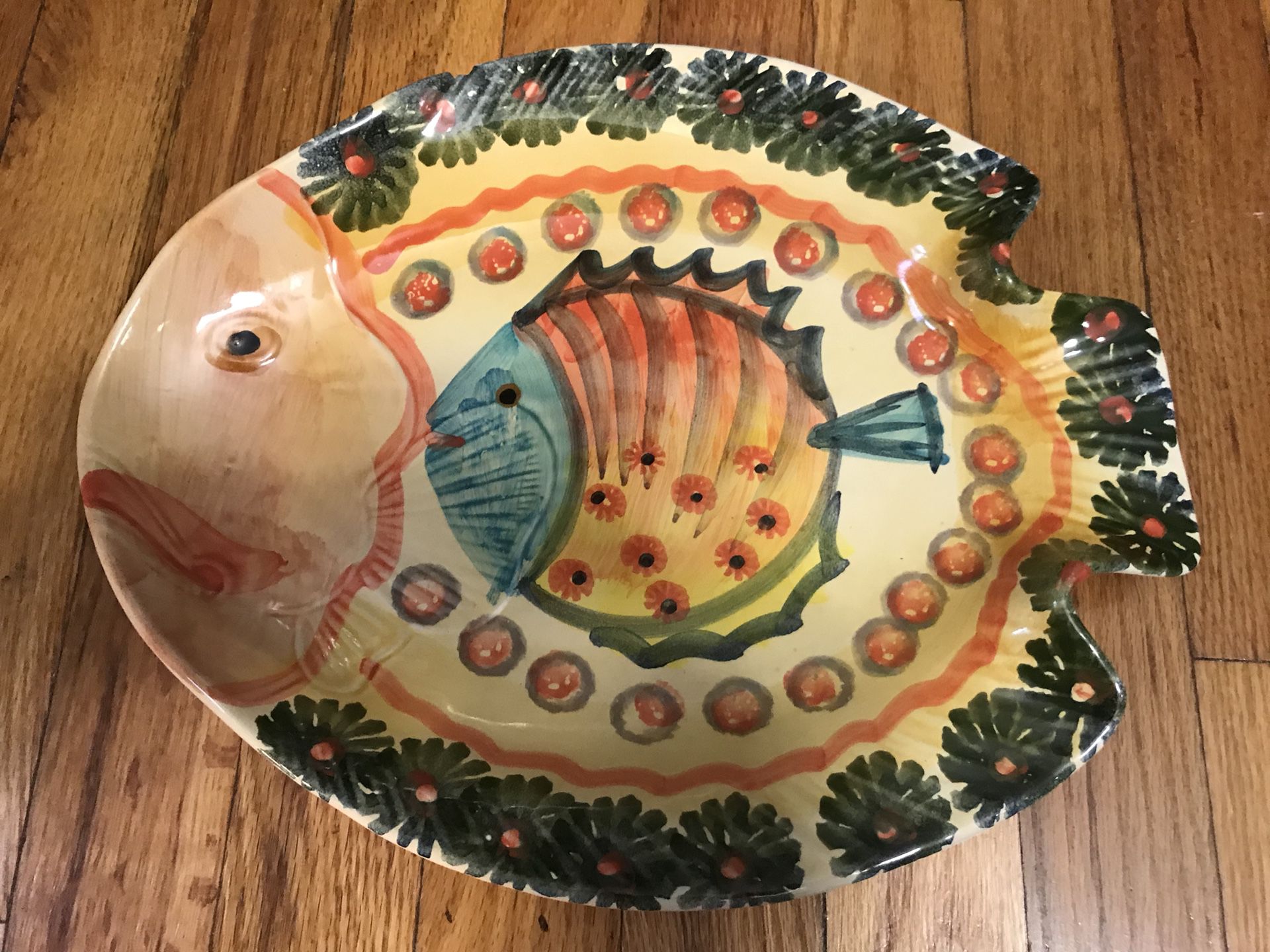 FISH PLATES OR BOWLS VERY BEAUTIFUL HAND PAINTED FROM ITALY