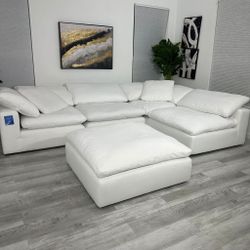 NEW IN BOX NIXON CLOUD BRAND CITY FURNITURE SECTIONAL SOFA MODULAR CLOUD WHITE COUCH FREE DELIVERY 🚚 5 Pieces $2.500
