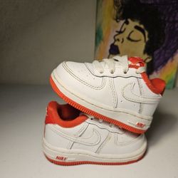 Size 4c - Kids Nike Air Force One's - $20