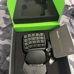 Razer Orbweaver Chroma Stealth Gaming Keypad – Mechanical RGB