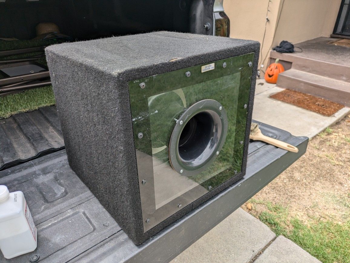 Kicker 12 CVR In Bandpass Box for Sale in San Bernardino, CA - OfferUp