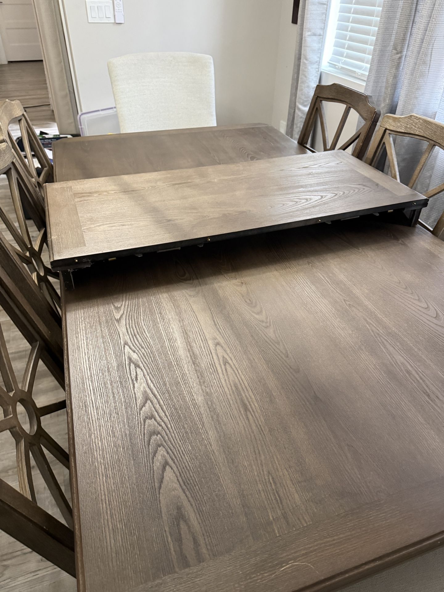 Dining Room Table 