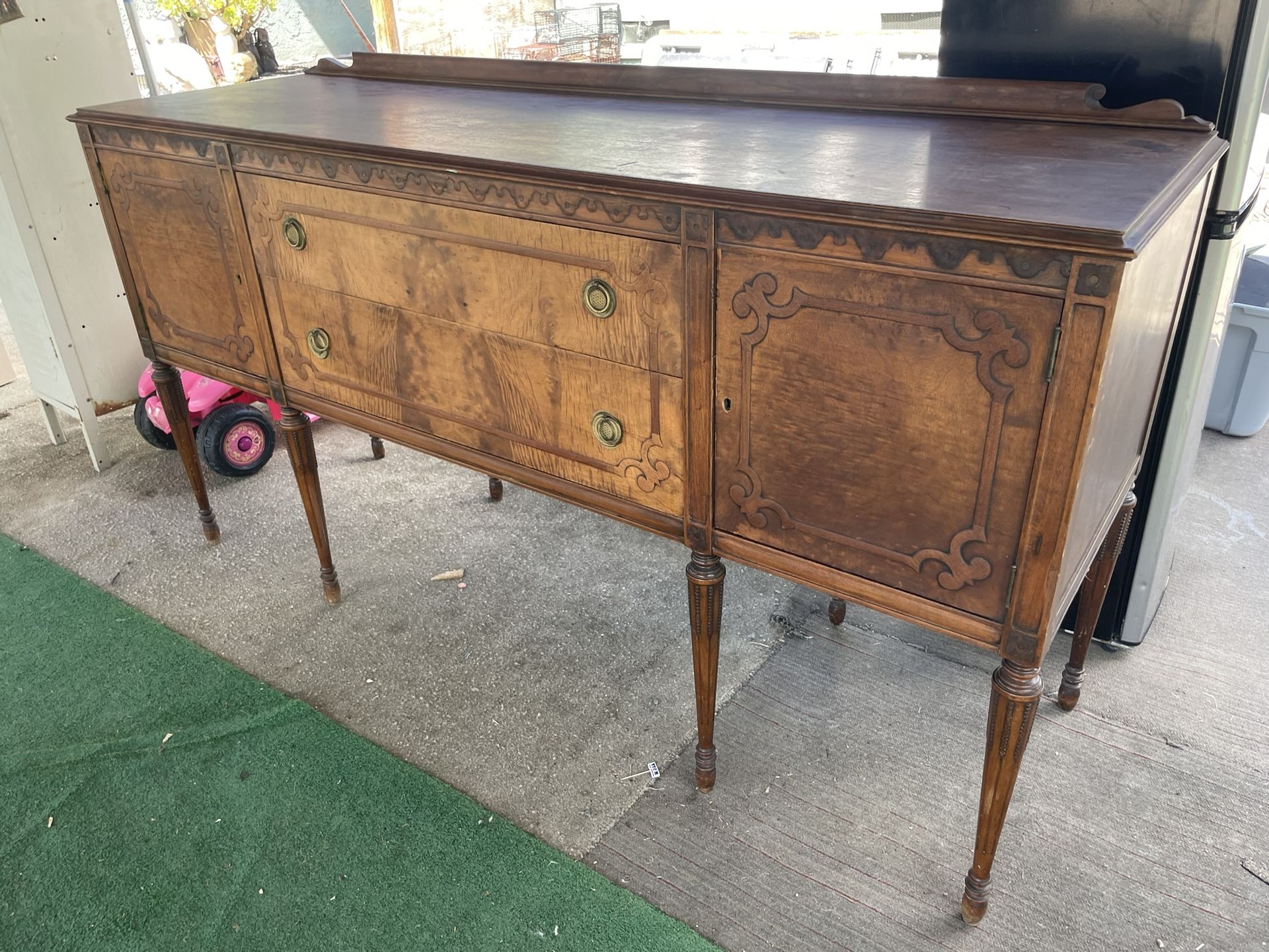 Beautiful Credenza/Buffet