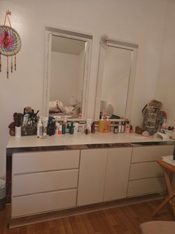 Dresser with mirrors