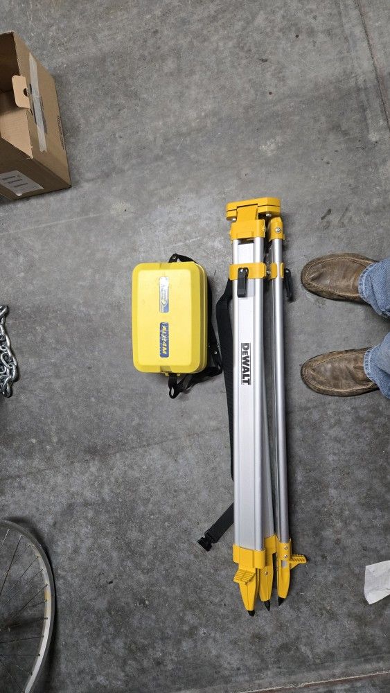 Builders Level And Legs 