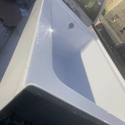 Hot Tub  Never Used Brand new..