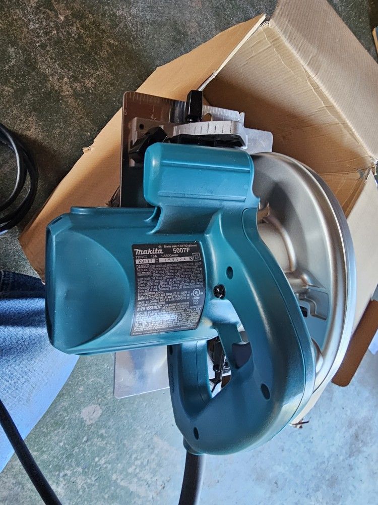 Makita Circular Saw 7 1/4
