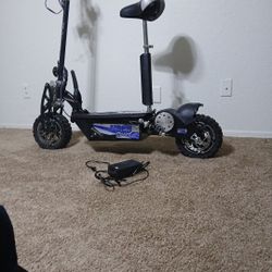 Uber Scoot  Really Good Condition  Originally 100 No Battery 
