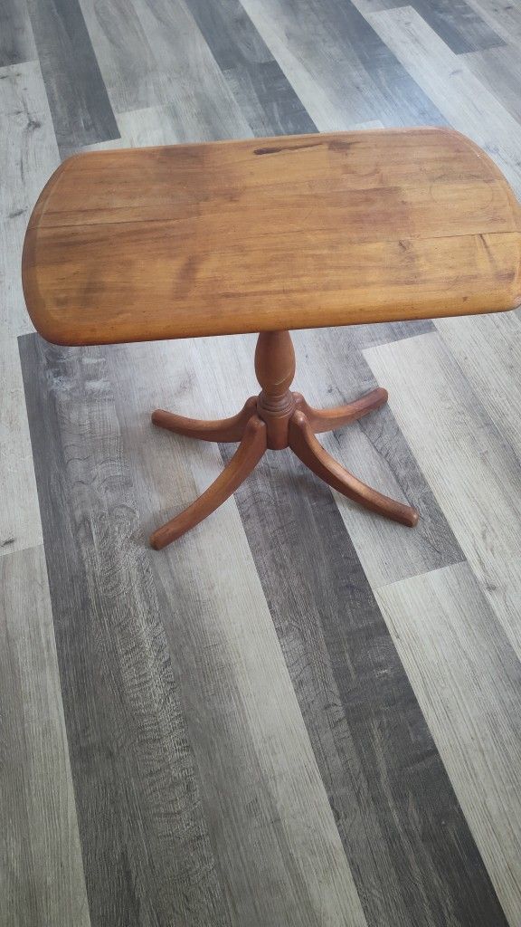 Antique Mid-century American Maple Side Table