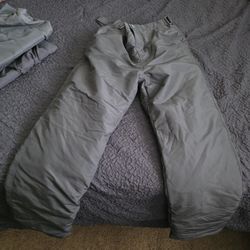 Big kids size 14 snow pants
