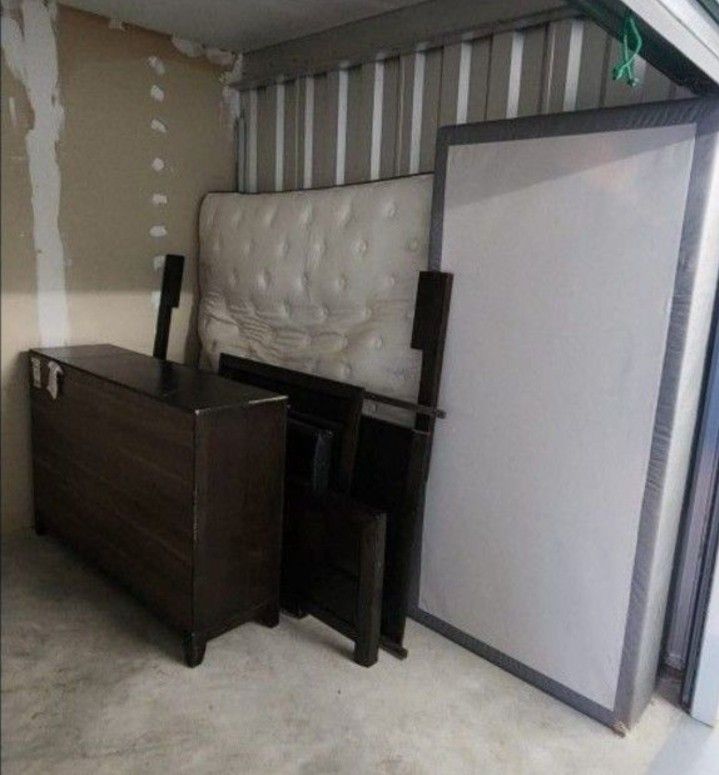 King Sized Bedroom Set w/ Dresser & Mirror + Gaming Chairs