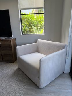 Premium Italian Love Seat