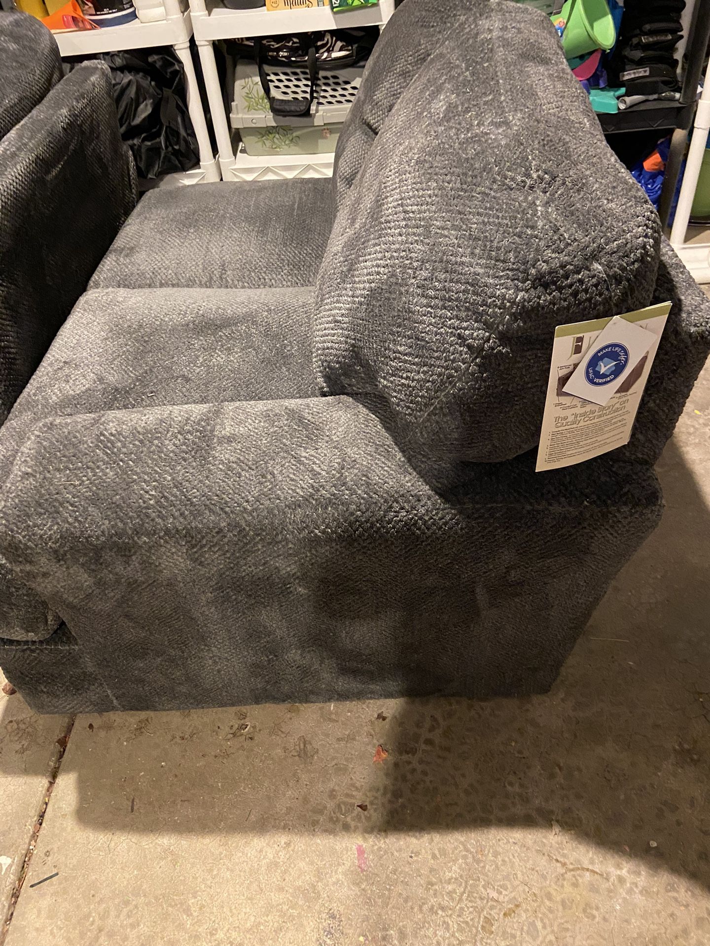 Almost New Catnapper Loveseat and Chaise