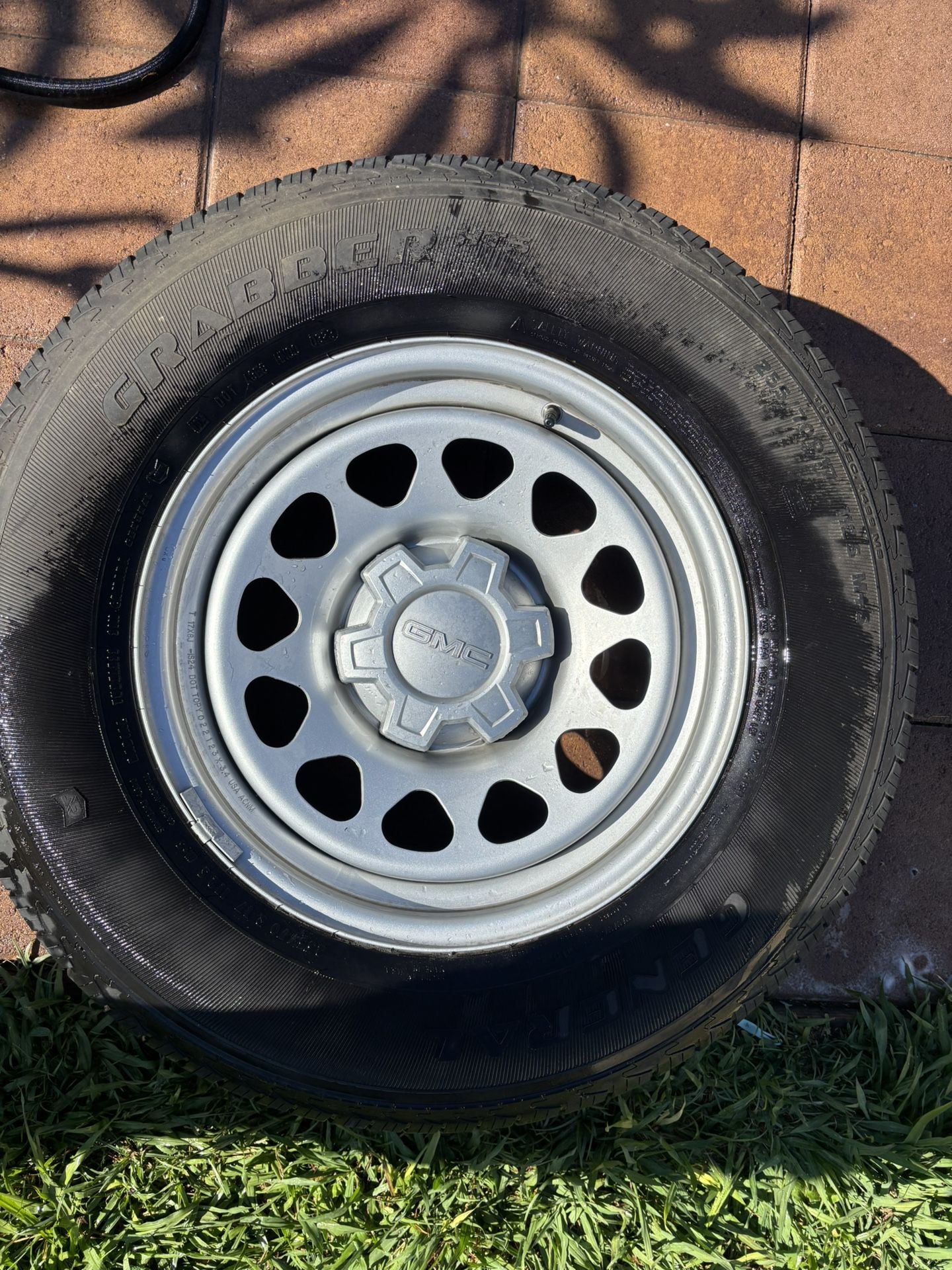 GMC Work Sierra Tire Set