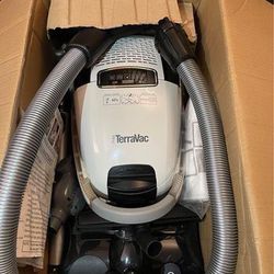 WHITE 5 SPEED PROLUX TERRAVAC VACUUM CLEANER WITH SEALED HEPA FILTER