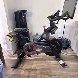 Peleton Bike *pre loved* pickup only