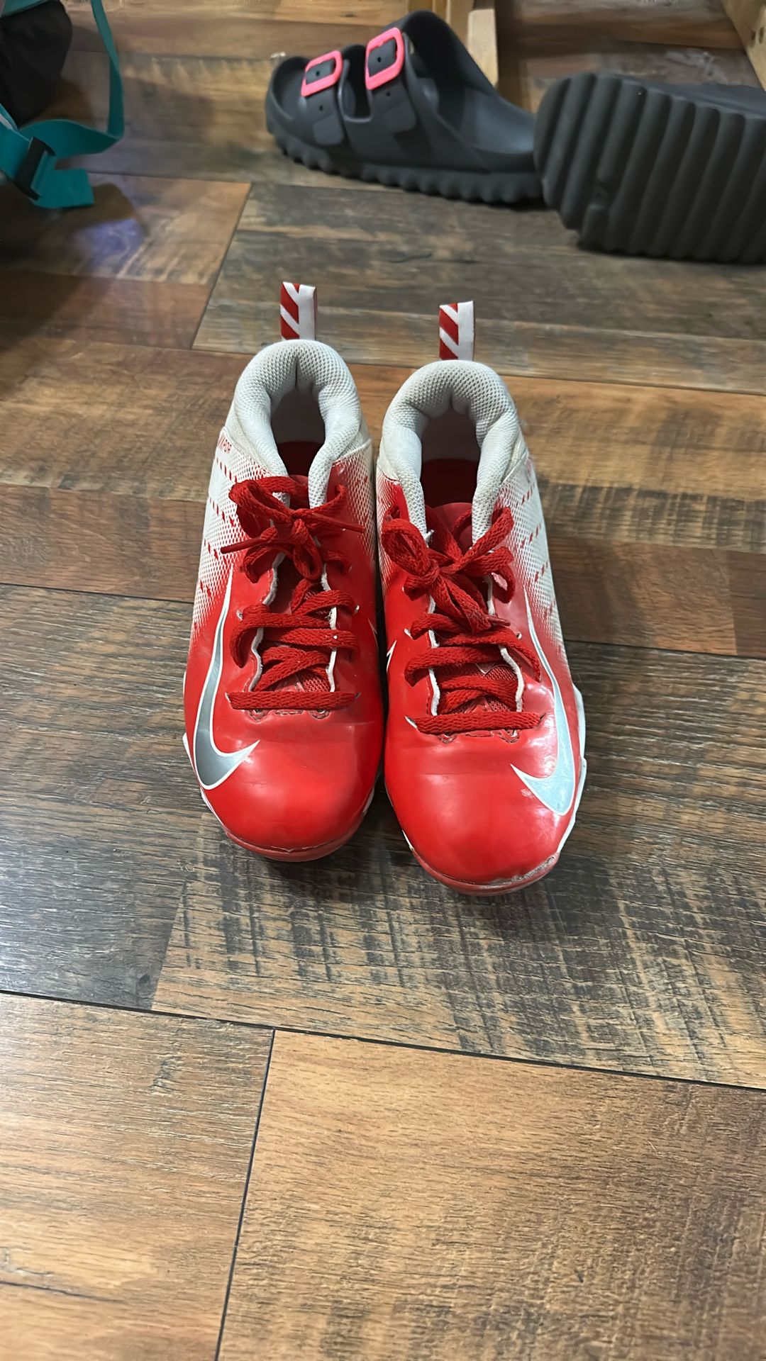 softball shoes