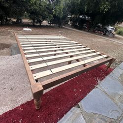 Solid Wooden Platform (Queen)