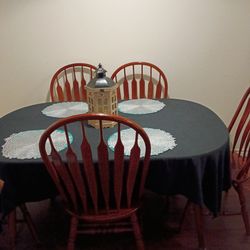 Dining table with dining with six  chairs good condition solid wood