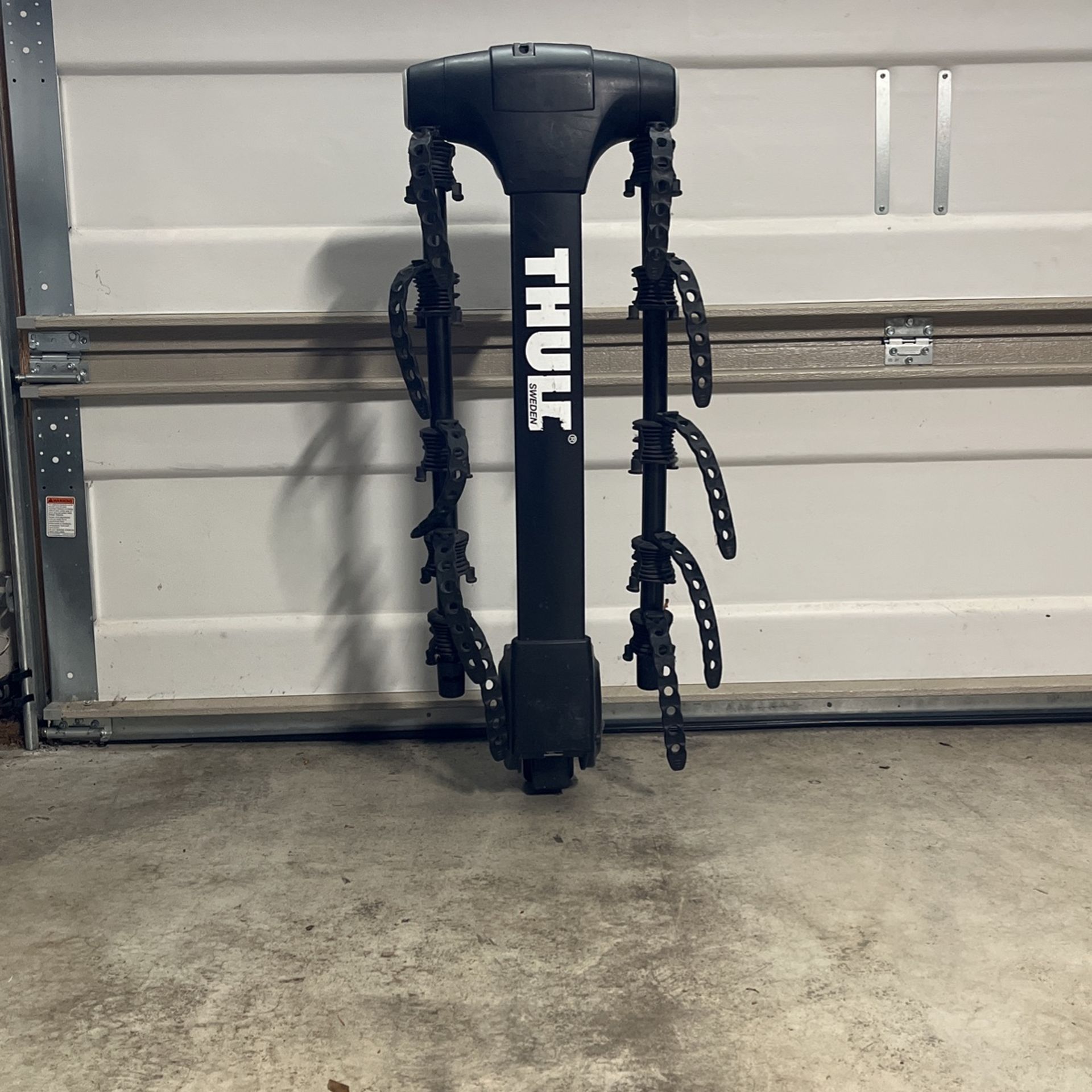Thule Apex XT 5 Bike Rack + Custom Hitch Lock