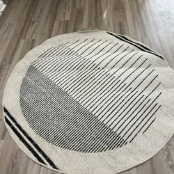4’ Round Rug