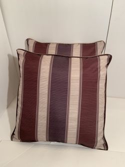 Toss Pillows INDOOR. /. Outdoor