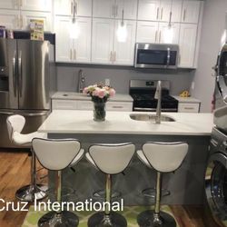 New 4 White Bar Stools 