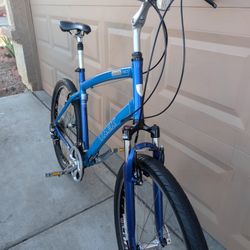 26"TREK NAVIGATOR 3.0. MENS HYBRID BIKE. (L).53.5 CM. ALUMINUM. FRESHLY TUNE UP EXCELLLENT CONDITION 👌🏼