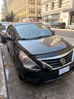 2016 Nissan versa