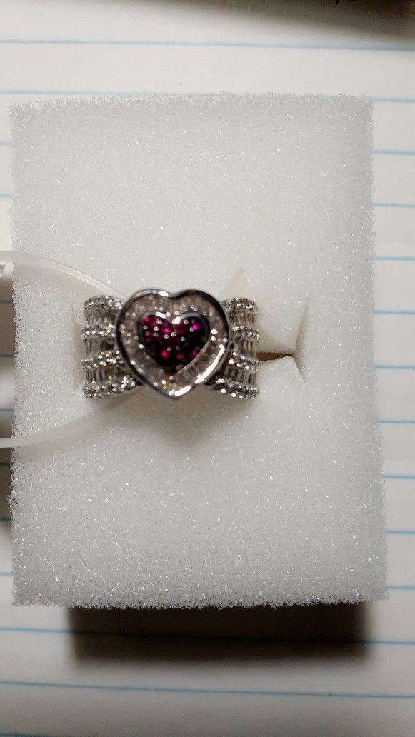 . 925 Bella Luce Heart Shape Ring Size 7