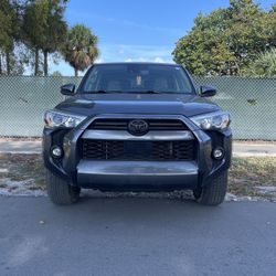 Toyota 4Runner SR5 2021